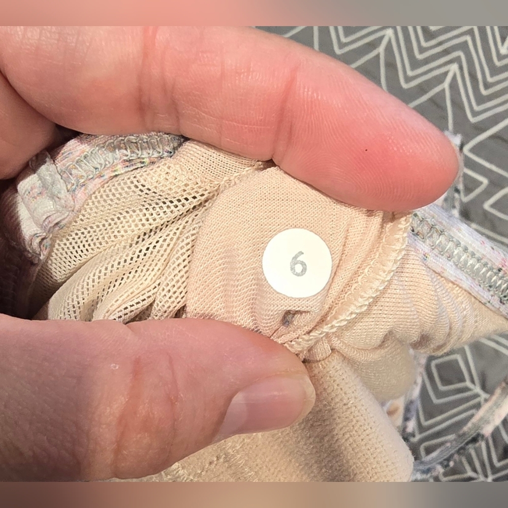 Lululemon Power Y Tank In Sugar Crush Multi Galaxy Print Size 6 - Picture 6 of 6